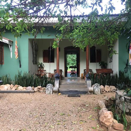 Owls Nest Hotel Udawalawe Exterior photo